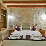Elegance Cave Suites&restaurant 4*