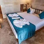 Elegance Cave Suites&restaurant Hotel 4*