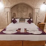 Elegance Cave Suites&restaurant 4*