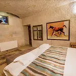 Hotel Elegance Cave Suites&restaurant 4*