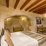 Hotel Elegance Cave Suites&restaurant 4*