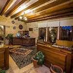 Elegance Cave Suites&restaurant 4*