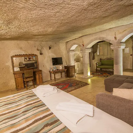 Elegance Cave & Restaurant מלון גורמה