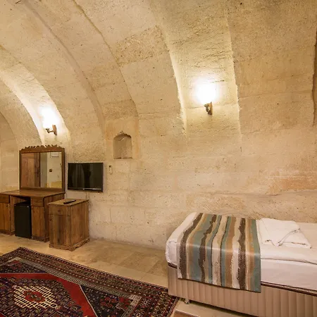 Elegance Cave & Restaurant מלון 4*