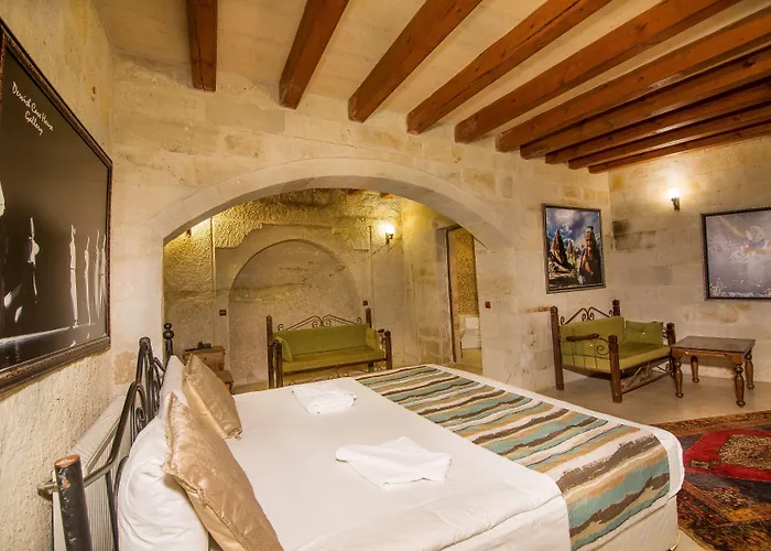 Hotel Elegance Cave Suites&restaurant 4*